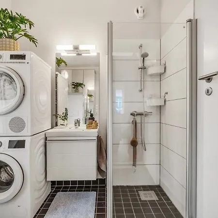 In The Center Of Daire *